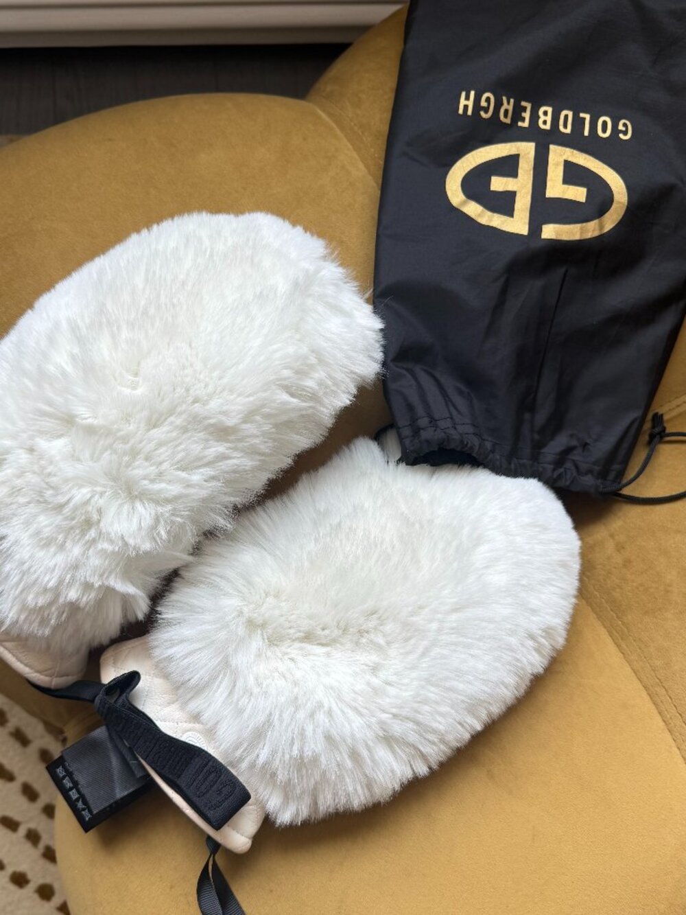 NEW Goldbergh Hill leather ski mittens white cream Faux Fur